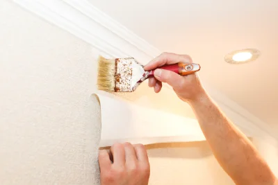 Pose de papier peint au Fournet — revêtements muraux et toiles de verre
